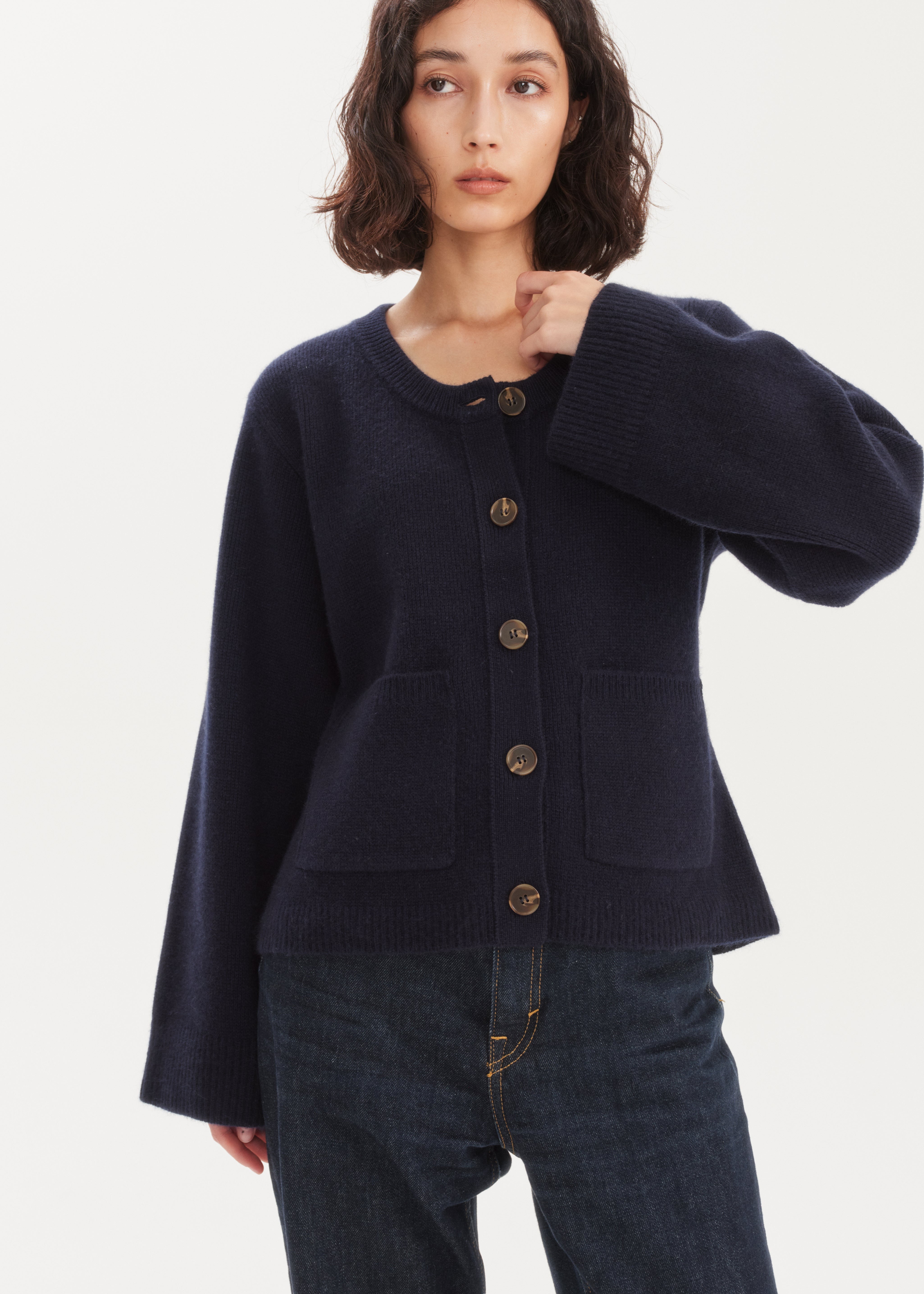 Elaine cashmere cardigan navy structured fit