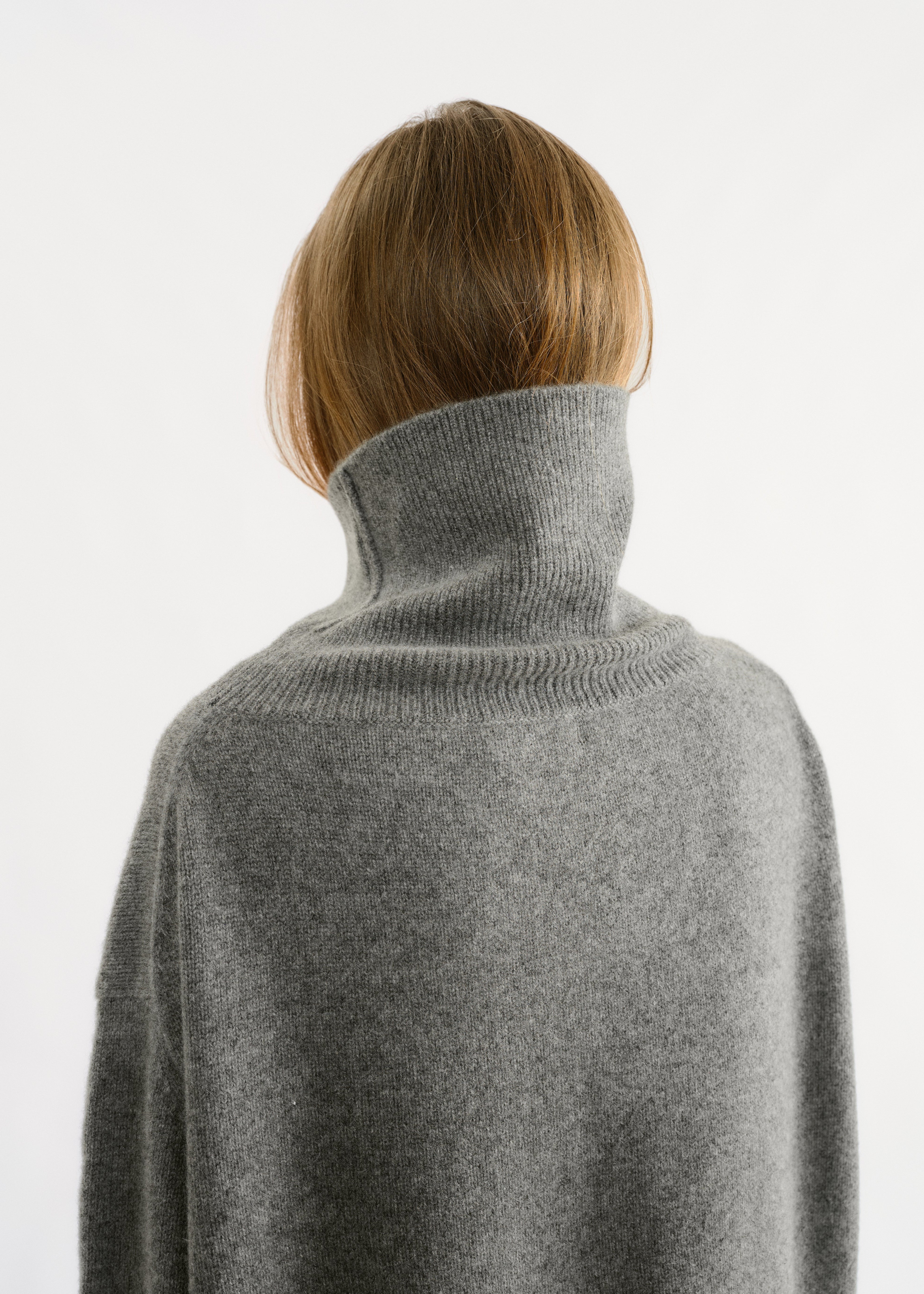 Vera High Neck Knit