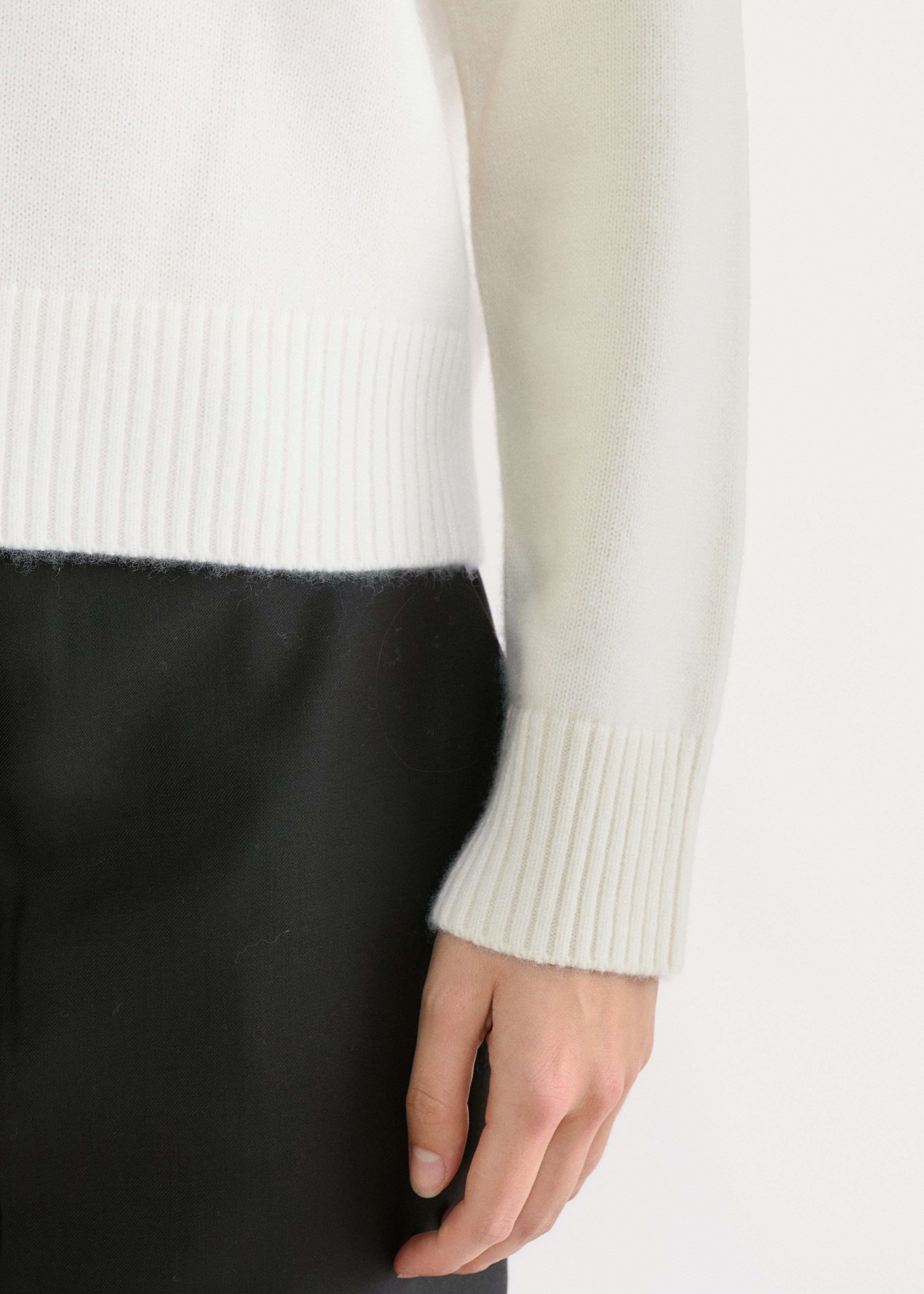 Agnes V-Neck Knit